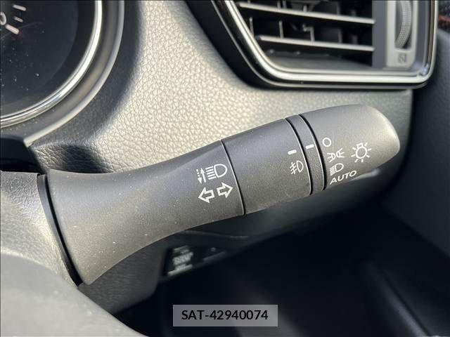 Nissan X-TRAIL HYBRID 2018-04 8564205-25