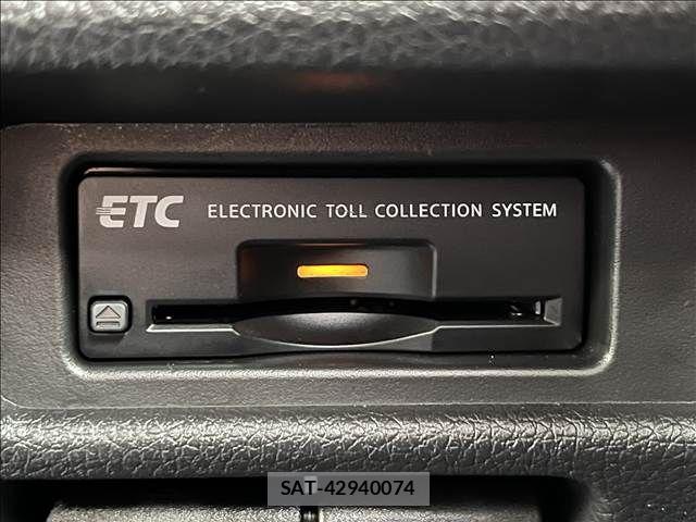 Nissan X-TRAIL HYBRID 2018-04 8564205-26