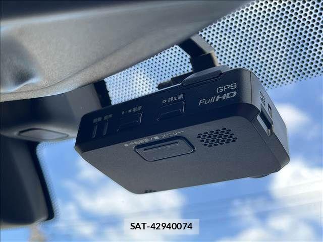 Nissan X-TRAIL HYBRID 2018-04 8564205-27
