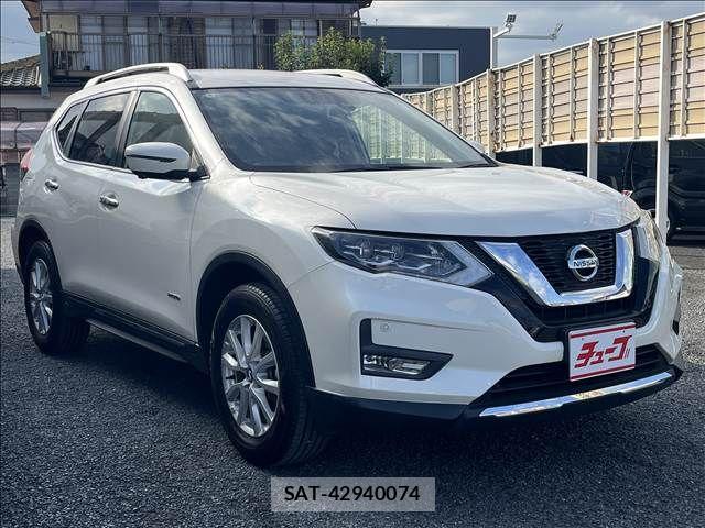 Nissan X-TRAIL HYBRID 2018-04 8564205-2