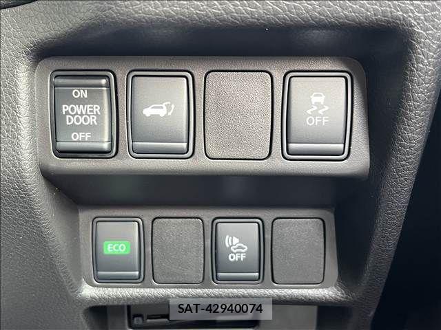 Nissan X-TRAIL HYBRID 2018-04 8564205-29