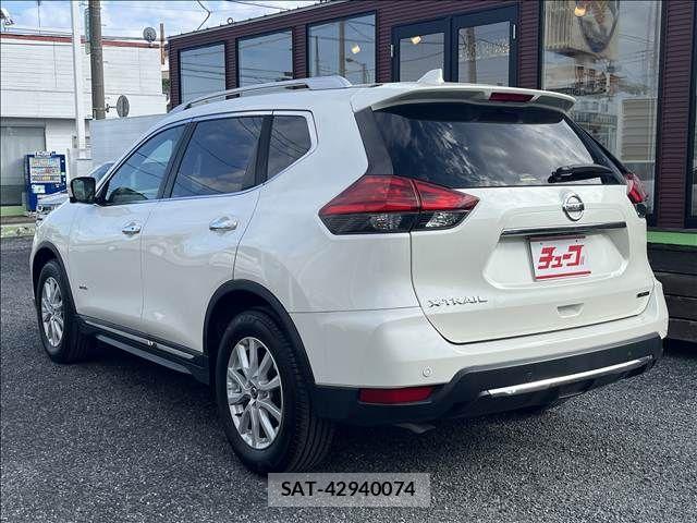 Nissan X-TRAIL HYBRID 2018-04 8564205-5