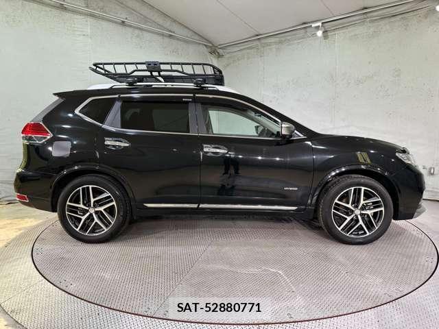 Nissan X-TRAIL HYBRID 2020-03 8747045-3