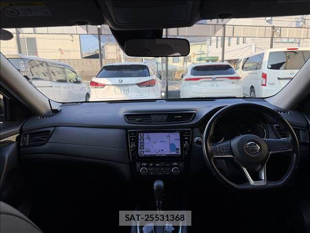 Nissan X-TRAIL HYBRID 2018-09 8747049-6