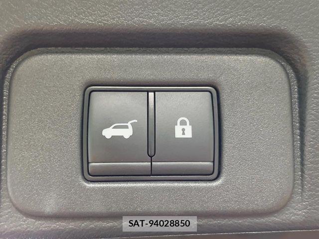 Nissan X-TRAIL HYBRID 2023-09 8747043-6