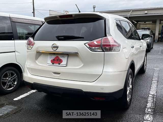 Nissan X-TRAIL HYBRID 2015-10 8782744-2