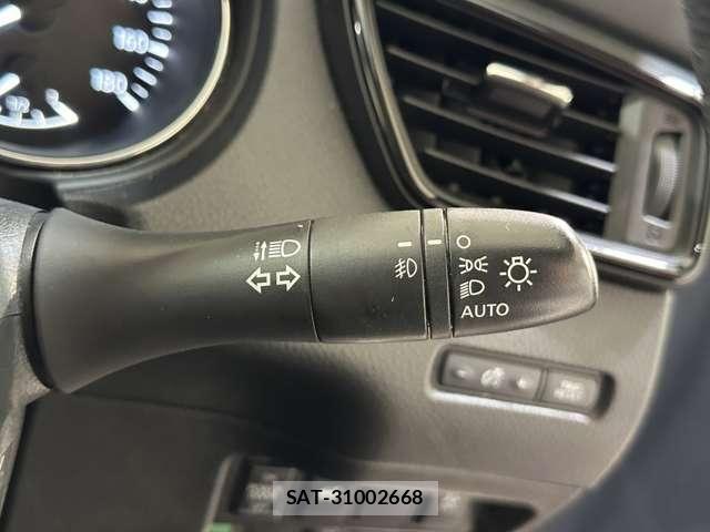 Nissan X-TRAIL HYBRID 2019-07 8798012-11