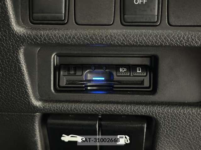 Nissan X-TRAIL HYBRID 2019-07 8798012-14