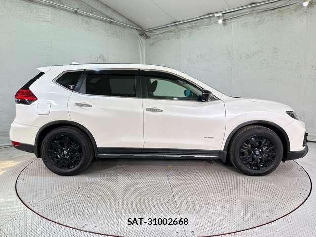 Nissan X-TRAIL HYBRID 2019-07 8798012-3