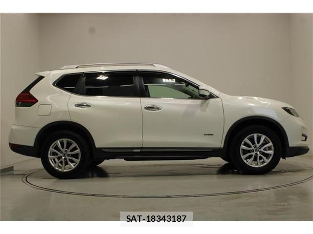Nissan X-TRAIL HYBRID 2018-09 8883113-13