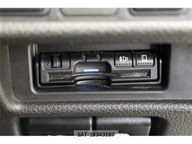 Nissan X-TRAIL HYBRID 2018-09 8883113-4
