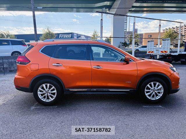 Nissan X-TRAIL HYBRID 2018-07 8884657-15