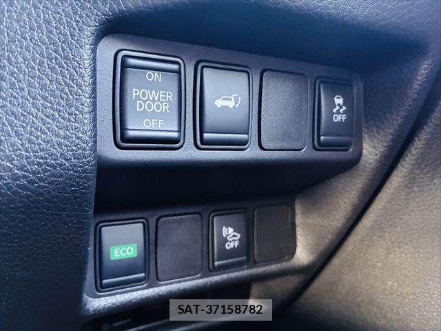 Nissan X-TRAIL HYBRID 2018-07 8884657-5
