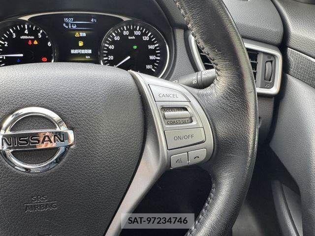 Nissan X-TRAIL HYBRID 2015-07 617354-10