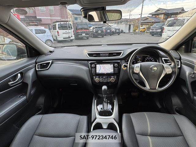 Nissan X-TRAIL HYBRID 2015-07 617354-1