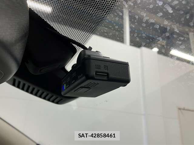 Nissan X-TRAIL HYBRID 2018-06 844141-18