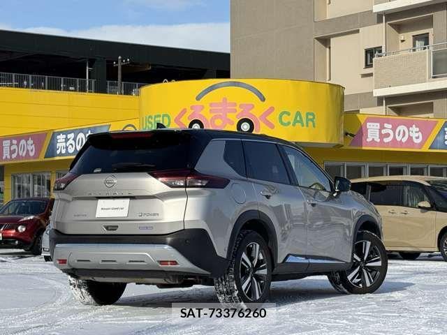 Nissan X-TRAIL HYBRID 2022-11 1830551-1