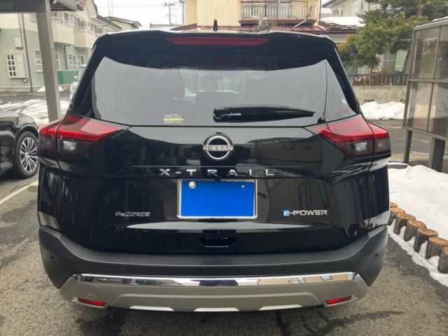 Nissan X-TRAIL HYBRID 2022-07 3688935-4