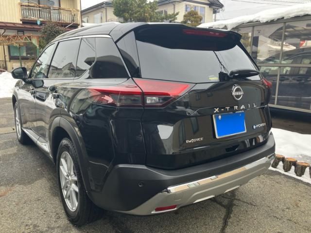 Nissan X-TRAIL HYBRID 2022-07 3688935-5