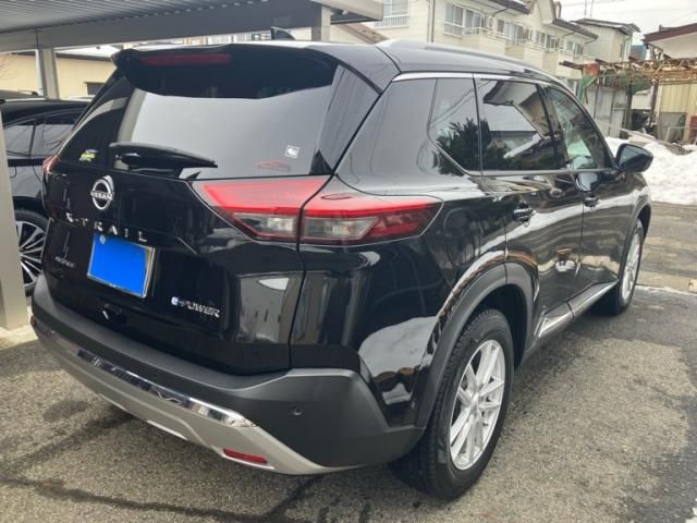 Nissan X-TRAIL HYBRID 2022-07 3688935-6