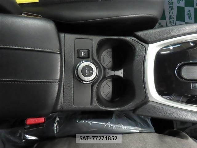 Nissan X-TRAIL HYBRID 2018-09 3780906-12