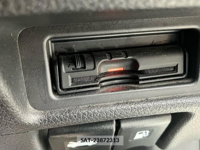 Nissan X-TRAIL HYBRID 2017-09 4334050-23