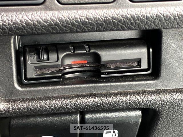 Nissan X-TRAIL HYBRID 2017-08 4996905-6