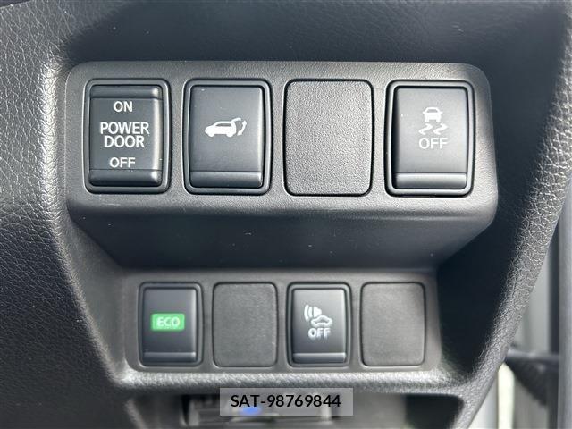 Nissan X-TRAIL HYBRID 2018-12 5883859-10