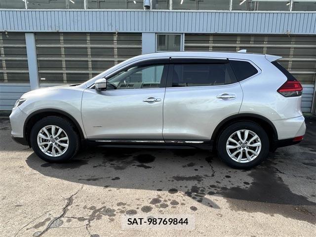 Nissan X-TRAIL HYBRID 2018-12 5883859-3