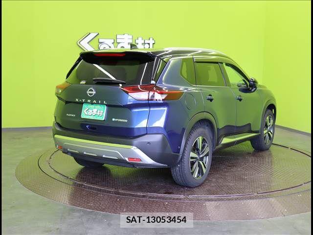 Nissan X-TRAIL HYBRID 2022-08 5883835-1
