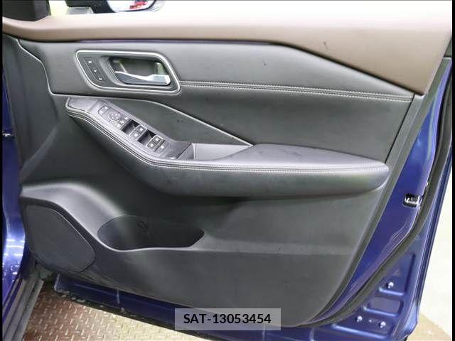 Nissan X-TRAIL HYBRID 2022-08 5883835-22