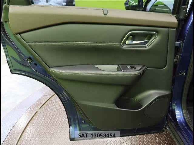 Nissan X-TRAIL HYBRID 2022-08 5883835-29