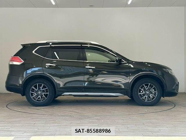 Nissan X-TRAIL HYBRID 2015-11 5883863-13