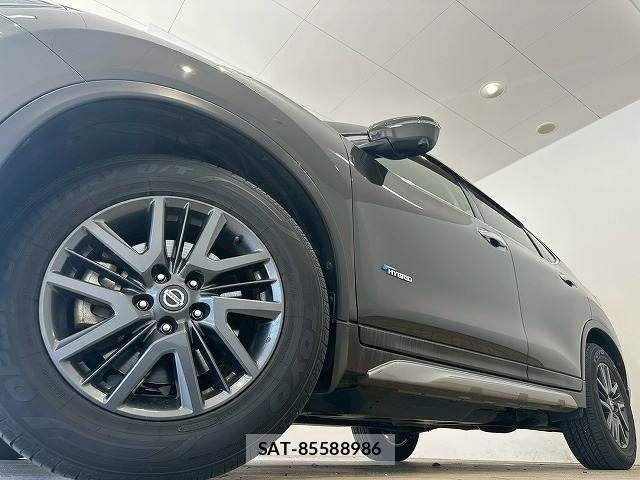 Nissan X-TRAIL HYBRID 2015-11 5883863-17