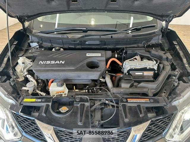 Nissan X-TRAIL HYBRID 2015-11 5883863-19