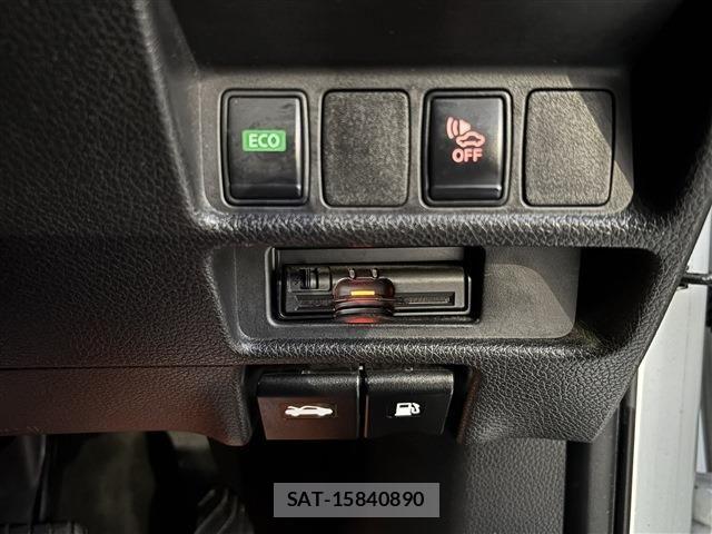 Nissan X-TRAIL HYBRID 2018-07 6023965-13