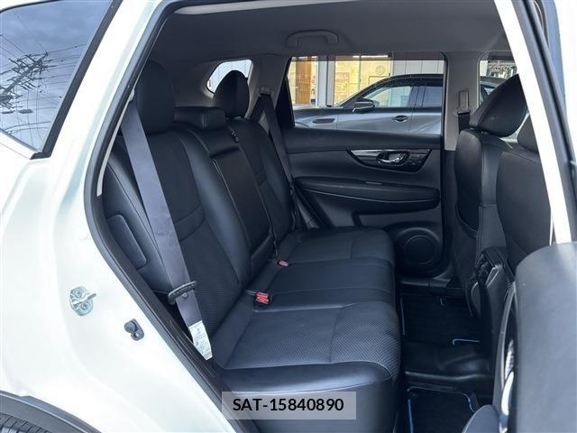 Nissan X-TRAIL HYBRID 2018-07 6023965-27
