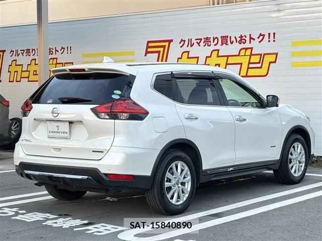 Nissan X-TRAIL HYBRID 2018-07 6023965-2