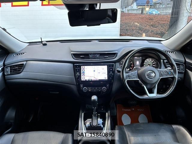 Nissan X-TRAIL HYBRID 2018-07 6023965-3
