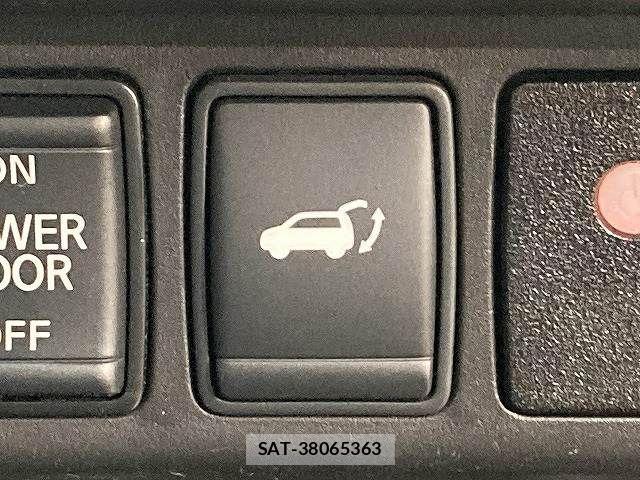 Nissan X-TRAIL HYBRID 2017-08 6023954-9