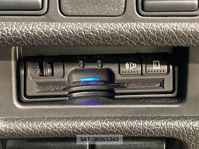 Nissan X-TRAIL HYBRID 2017-08 6023954-11
