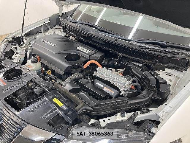 Nissan X-TRAIL HYBRID 2017-08 6023954-17