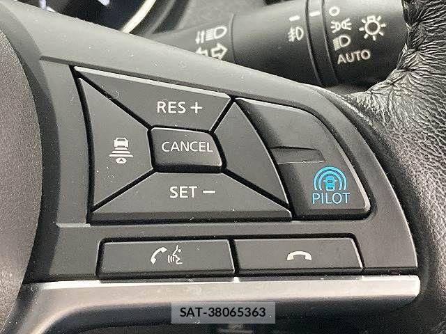 Nissan X-TRAIL HYBRID 2017-08 6023954-6