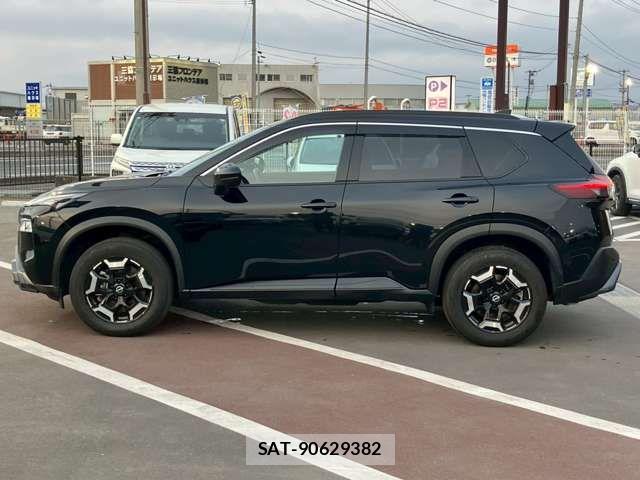 Nissan X-TRAIL HYBRID 2022-08 6023949-17