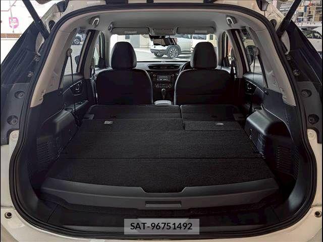 Nissan X-TRAIL HYBRID 2017-07 6277769-12