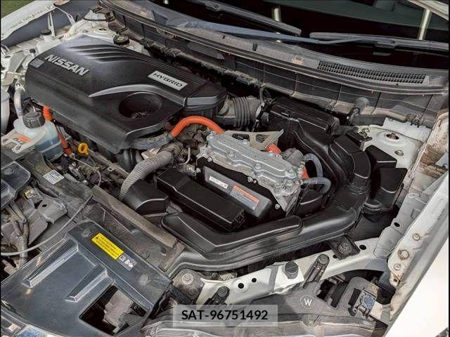 Nissan X-TRAIL HYBRID 2017-07 6277769-17