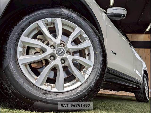 Nissan X-TRAIL HYBRID 2017-07 6277769-18
