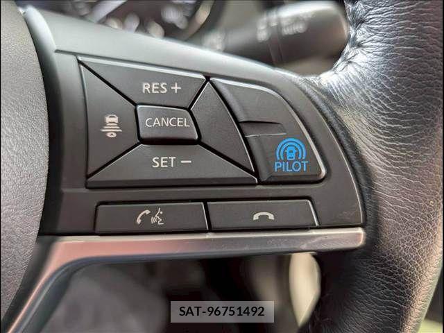 Nissan X-TRAIL HYBRID 2017-07 6277769-5