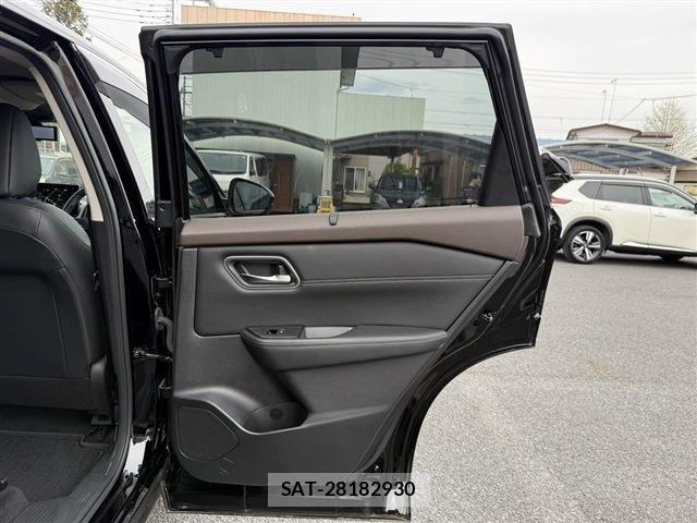 Nissan X-TRAIL HYBRID 2022-07 6505293-21