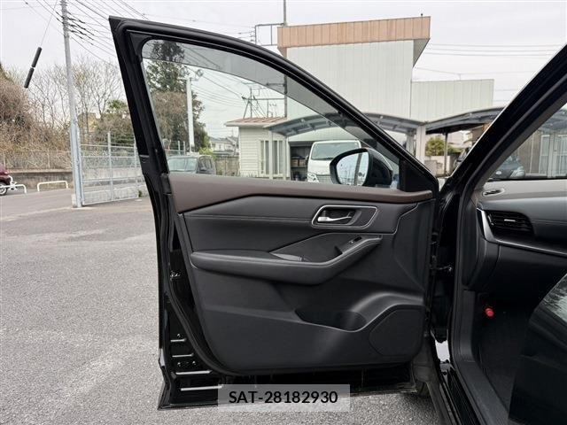 Nissan X-TRAIL HYBRID 2022-07 6505293-25